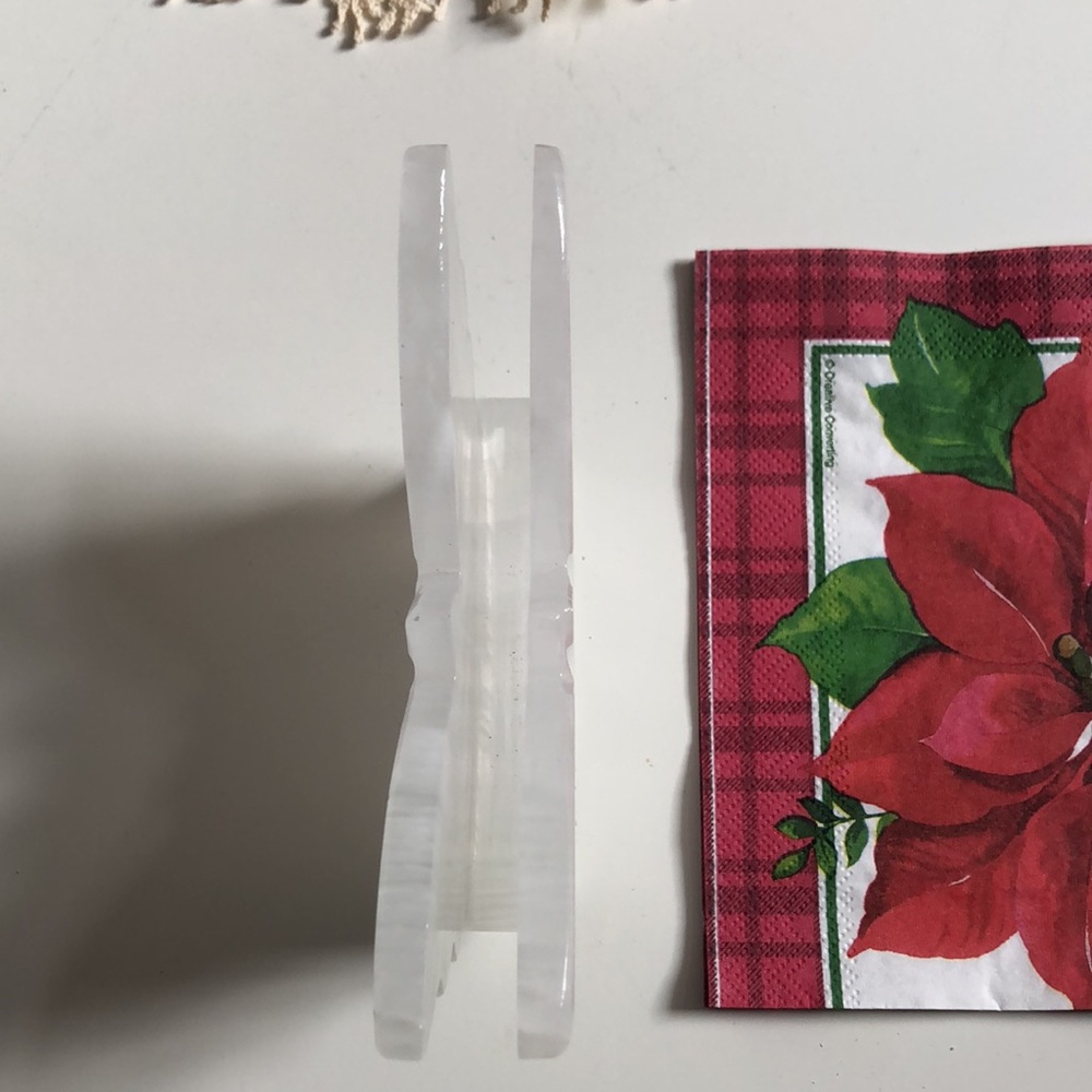 ⭐️Host Pick⭐️- Glass Butterfly Napkin holder - Picture 3 of 16